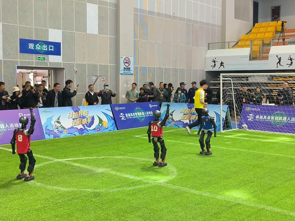 🚨 曼联在一月转会窗曾考察过卡洛斯·巴莱巴，但布莱顿俱乐部决定至少将他留到夏季。